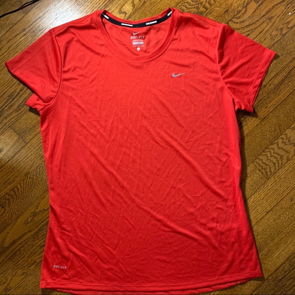 Nike Dri Fit T-shirt - Picture 2 of 8